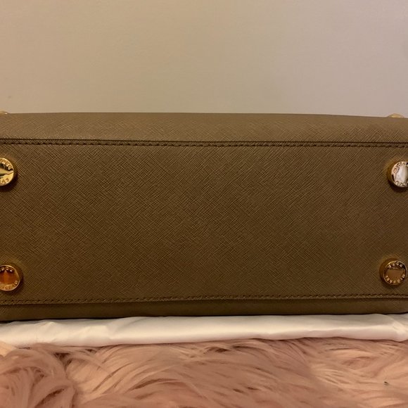 NWT! MICHAEL KORS MK SELMA STUDDED MEDIUM SATCHEL SHOULDER BAG W DUST BAG TAUPE - Picture 7 of 13